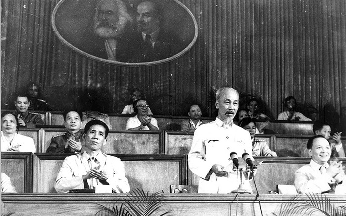 Nhấn vào ảnh để phóng to Bác Hồ với Hội nghị thành lập Đảng và các Đại hội của Đảng - Cổng Thông Tin Hội Liên hiệp Phụ nữ Việt Nam